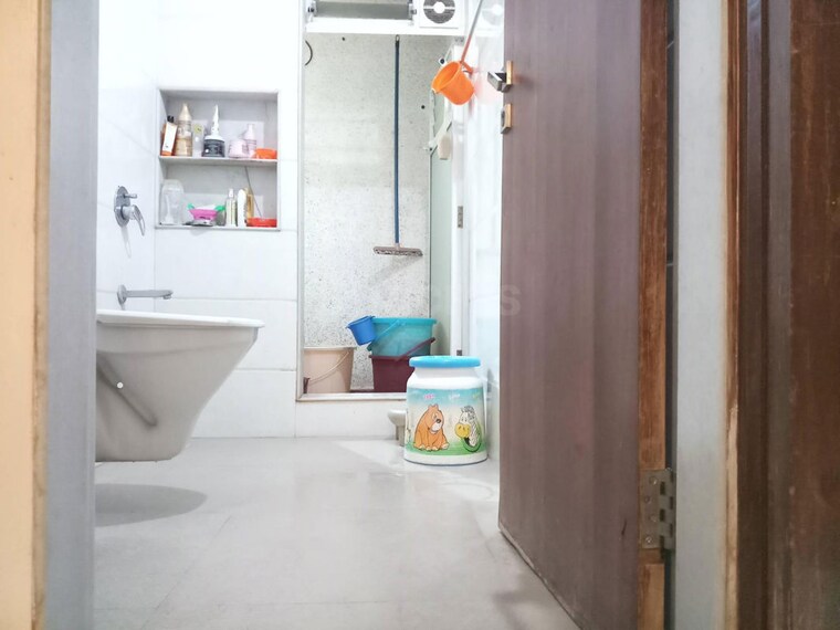Bathroom, chembur  700 Sq.Ft. Apartment In Chembur Mumbai 10660327