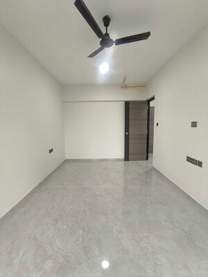 Room in 2 BHK Apartment at Veena Suyog, Malad West – for Rent