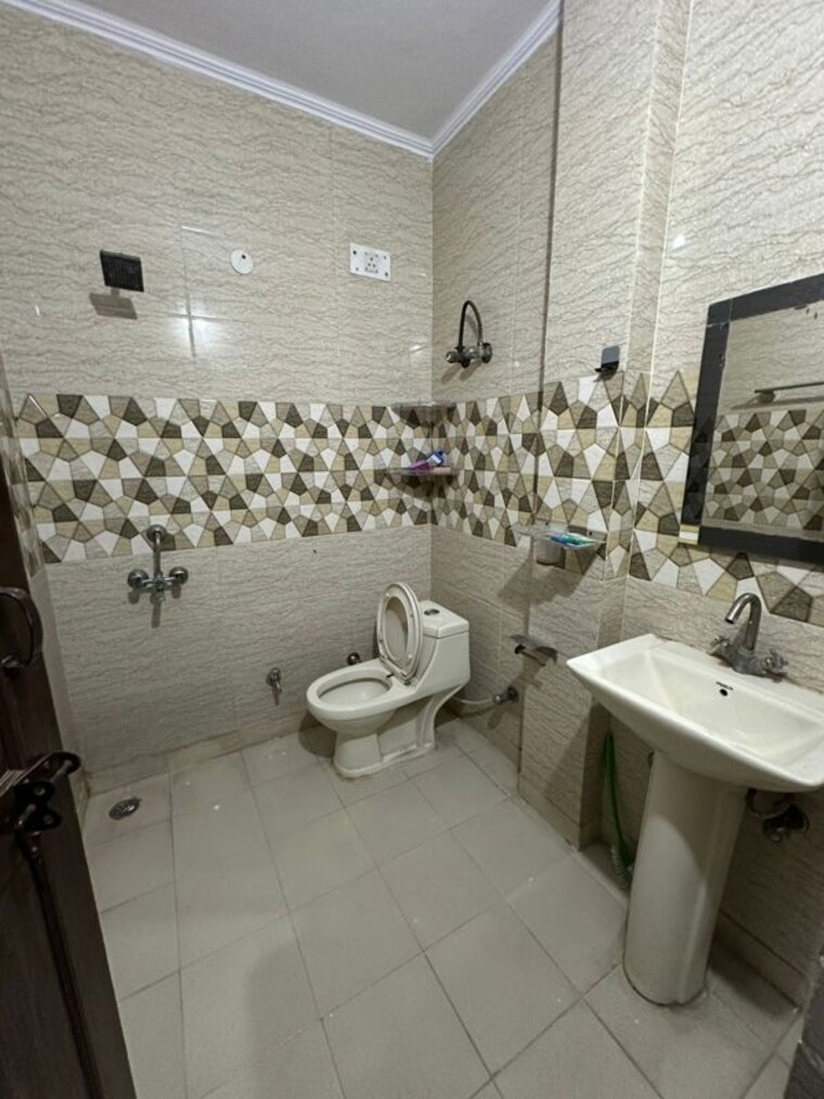 Team Area, sector 23  170 Sq.Yd. Builder Floor In Sector 23 Gurgaon 10660344