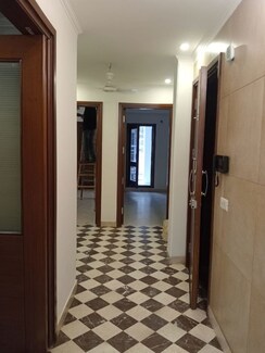 3 BHK Builder Floor For Rent in Sarvapriya Vihar