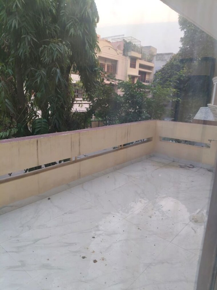 Balcony, greater kailash ii 3 Bedroom 2000 Sq.Ft. Builder Floor In Greater Kailash ii Delhi 10660372