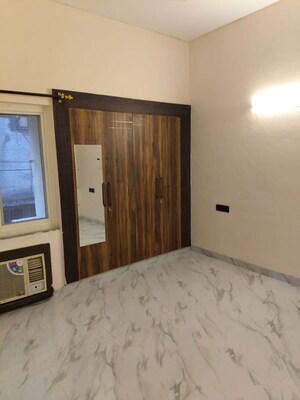 Room in 3 BHK Builder Floor at Greater Kailash ii – for Rent