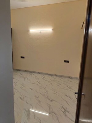 Room in 3 BHK Builder Floor at Greater Kailash ii – for Rent