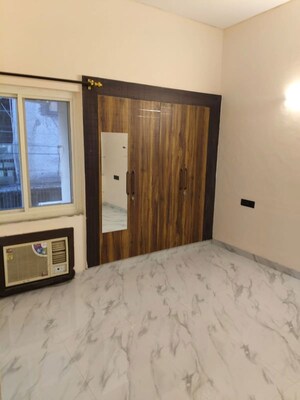 Room in 3 BHK Builder Floor at Greater Kailash ii – for Rent