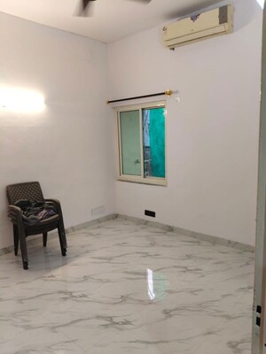 Room in 3 BHK Builder Floor at Greater Kailash ii – for Rent