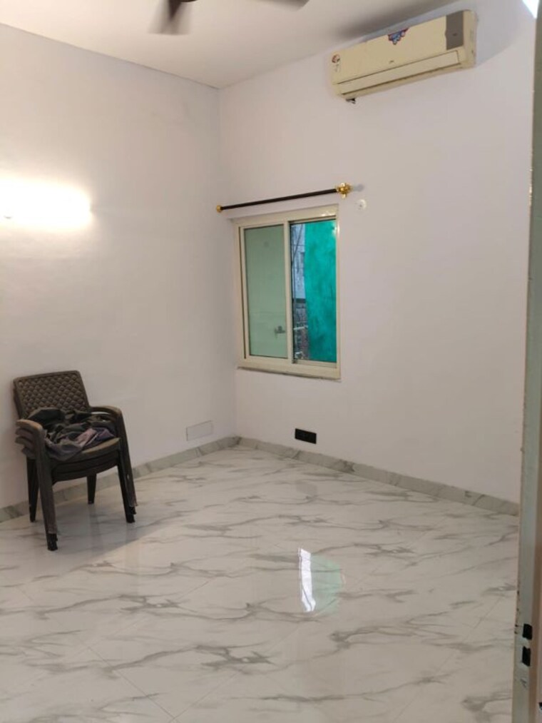 Room, greater kailash ii 3 Bedroom 2000 Sq.Ft. Builder Floor In Greater Kailash ii Delhi 10660372