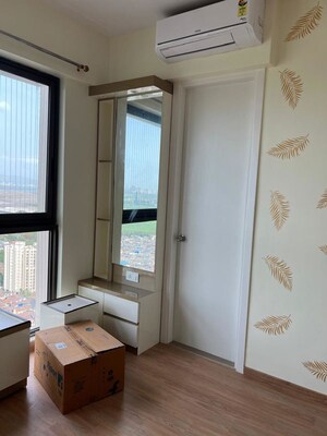 Room in 3 BHK Apartment at Runwal Bliss, Kanjurmarg East – for Rent