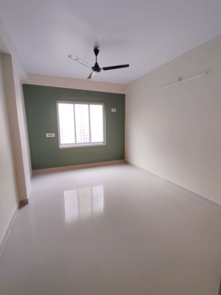 Room, airport-tower 2 Bedroom 1000 Sq.Ft. Apartment In Dum Dum Kolkata 10660375