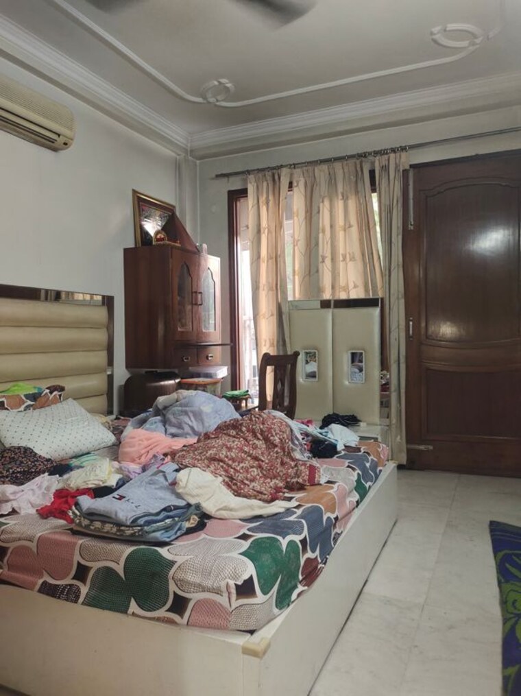 Bedroom, kalkaji 3 Bedroom 1800 Sq.Ft. Builder Floor In Kalkaji Delhi 10660428