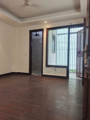 Room in 3 BHK Builder Floor at Kailash Colony – for Rent