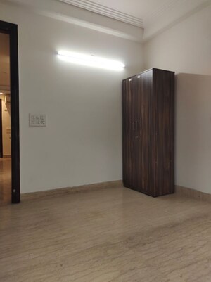 Room in 3 BHK Builder Floor at Kailash Colony – for Rent