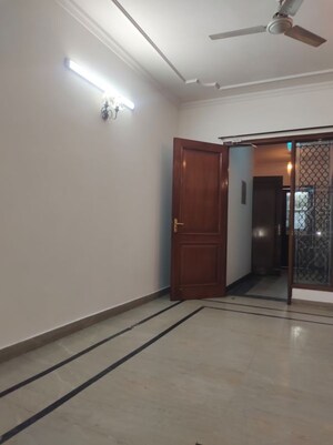Room in 1 BHK Builder Floor at Greater Kailash – for Rent