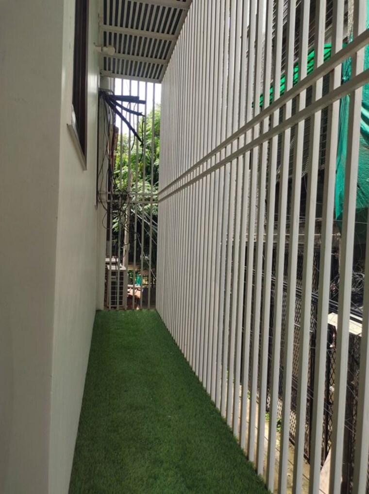 Balcony, east of kailash 3 Bedroom 1125 Sq.Ft. Builder Floor In East Of Kailash Delhi 10660431