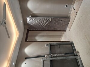 Furnished Amenities in 3 BHK Builder Floor at Greater Kailash I – for Rent