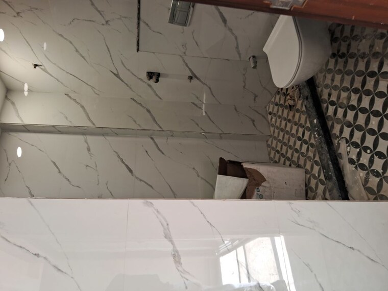 Bathroom, greater kailash i 3 Bedroom 160 Sq.Yd. Builder Floor In Greater Kailash I Delhi 10660451