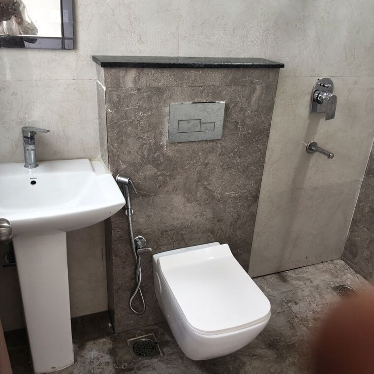 Bathroom, sector 9 2.5 Bedroom 1470 Sq.Ft. Builder Floor In Sector 9 Gurgaon 10655065