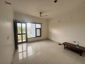 2.5 BHK Builder Floor For Rent in Sector 9