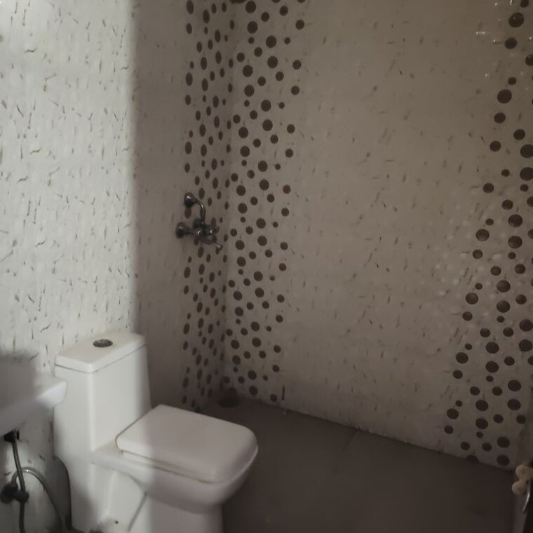 Bathroom, sector 4 3 Bedroom 2250 Sq.Ft. Builder Floor In Sector 4 Gurgaon 10660462
