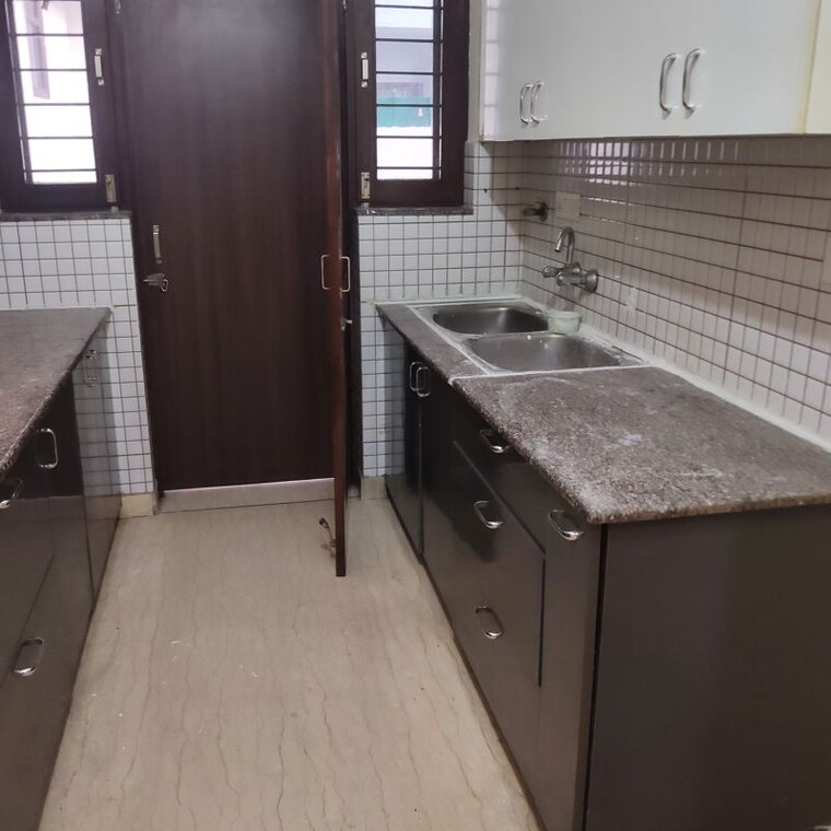 Kitchen, sector 4 3 Bedroom 2250 Sq.Ft. Builder Floor In Sector 4 Gurgaon 10660462