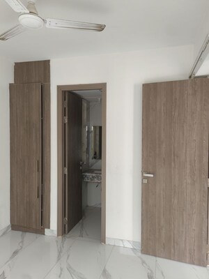 Room in 3.5 BHK Apartment at M3M Soulitude, Sector 89 – for Rent
