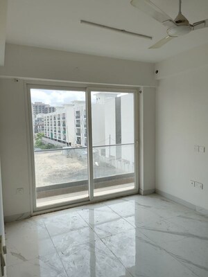Room in 3 BHK Apartment at M3M Soulitude, Sector 89 – for Rent