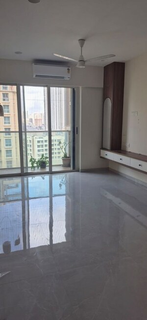 Room in 2 BHK Apartment at Sheth Vasant Lawns, Laxmi Nagar – for Rent