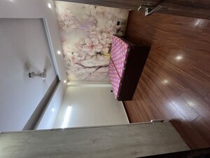 Furnished Amenities in 3 BHK Builder Floor at Malviya Nagar – for Rent