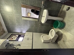 Team Area in 3 BHK Builder Floor at Malviya Nagar – for Rent