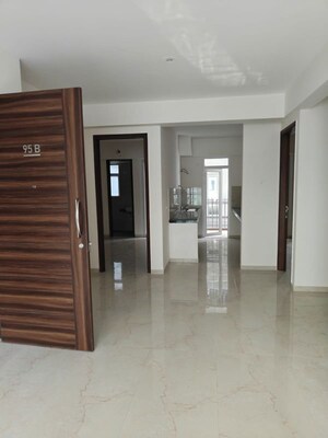 Room in 3 BHK Builder Floor at Smart World Gems, Sector 89 – for Sale
