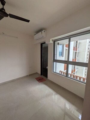 Room in 1 BHK Apartment at Piramal  Vaikunth Cluster 4, Balkum Pada – for Rent
