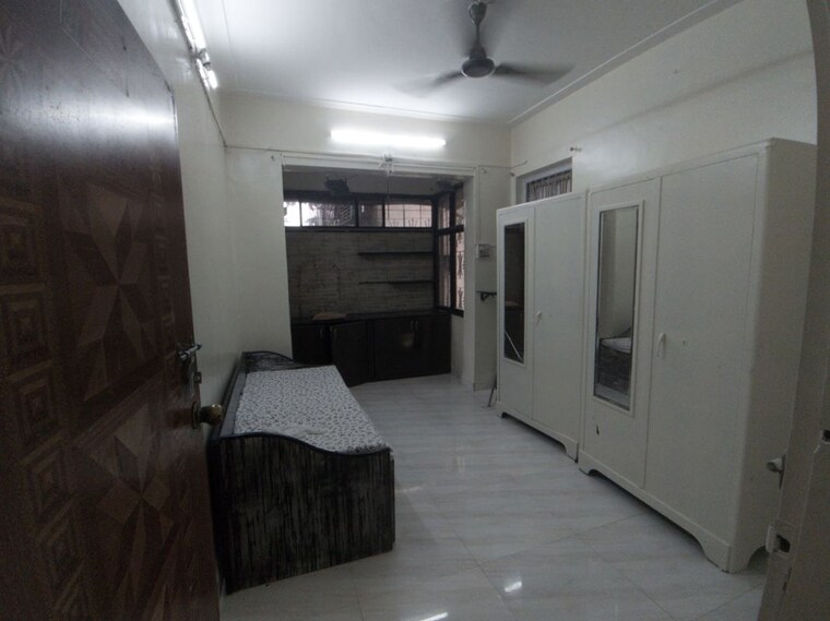  Parking, dorabjee-paradise-building-a-b-condominium 3 Bedroom 1600 Sq.Ft. Apartment In Mohammadwadi Pune 10660589