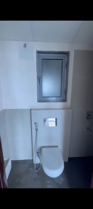 Room in 2 BHK Apartment at Piramal Vaikunth, Balkum Pada – for Rent