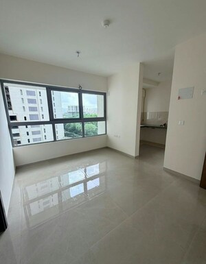 Room in 1.5 BHK Apartment at Piramal Vaikunth, Balkum Pada – for Rent