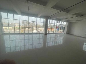  Showroom For Rent in Gs Road