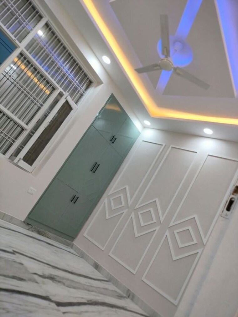 undefined, green fields colony 4 Bedroom 300 Sq.Yd. Builder Floor In Green Fields Colony Faridabad 10660644