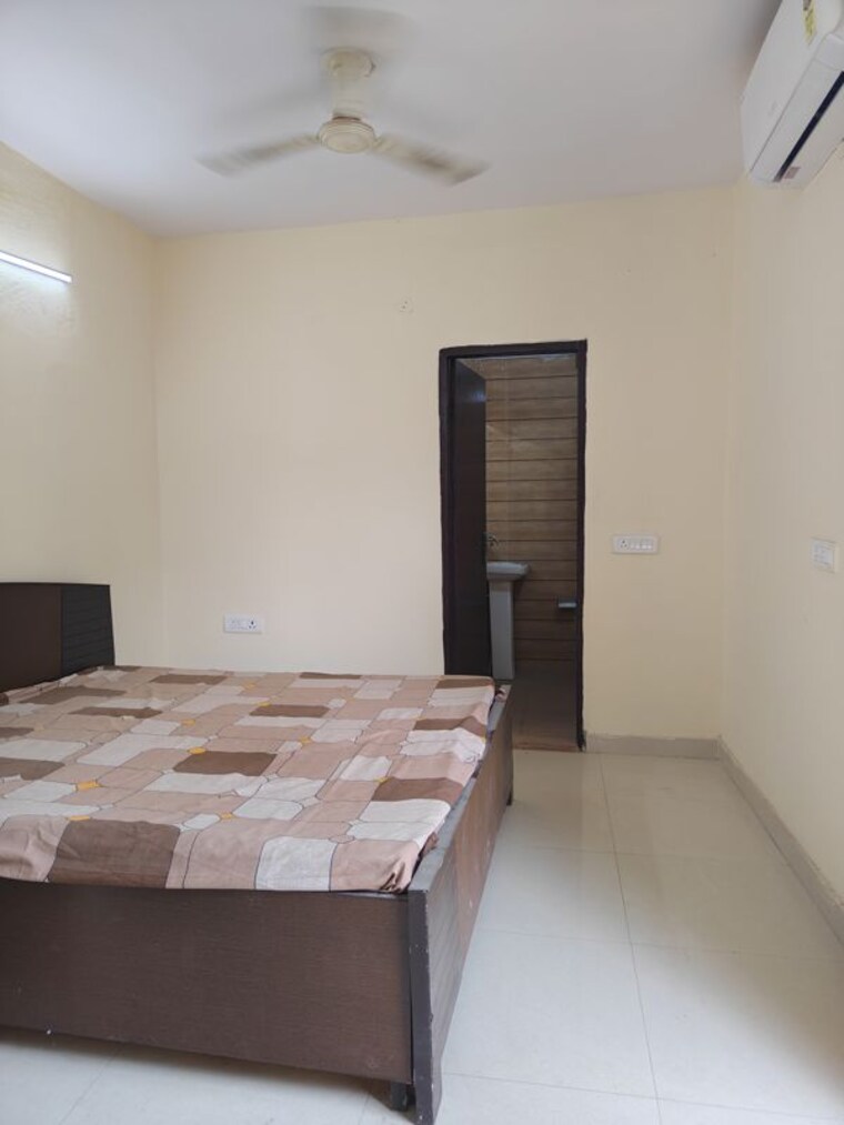 Bedroom, palam vihar 2 Bedroom 900 Sq.Ft. Builder Floor In Palam Vihar Gurgaon 10660665
