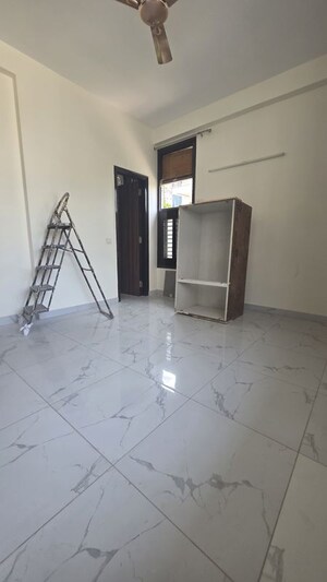Room in 5 BHK Villa at Unitech Birch Court Villa, Sector 56 – for Sale