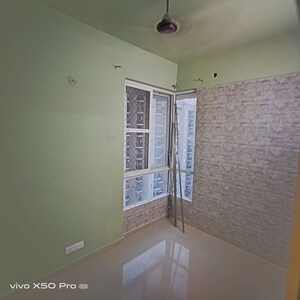 Room in 1.5 BHK Apartment at Prateek Grand City, Siddharth Vihar – for Rent