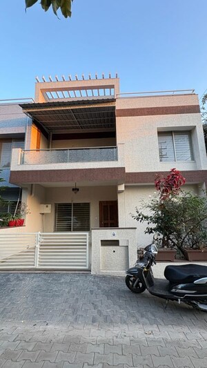 3 BHK Villa For Rent in Amrit Pebble Bay Ph I, Baghmugalia