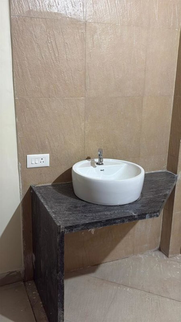 Bathroom, amrit-pebble-bay-ph-i 3 Bedroom 2500 Sq.Ft. Villa In Baghmugalia Bhopal 10660739