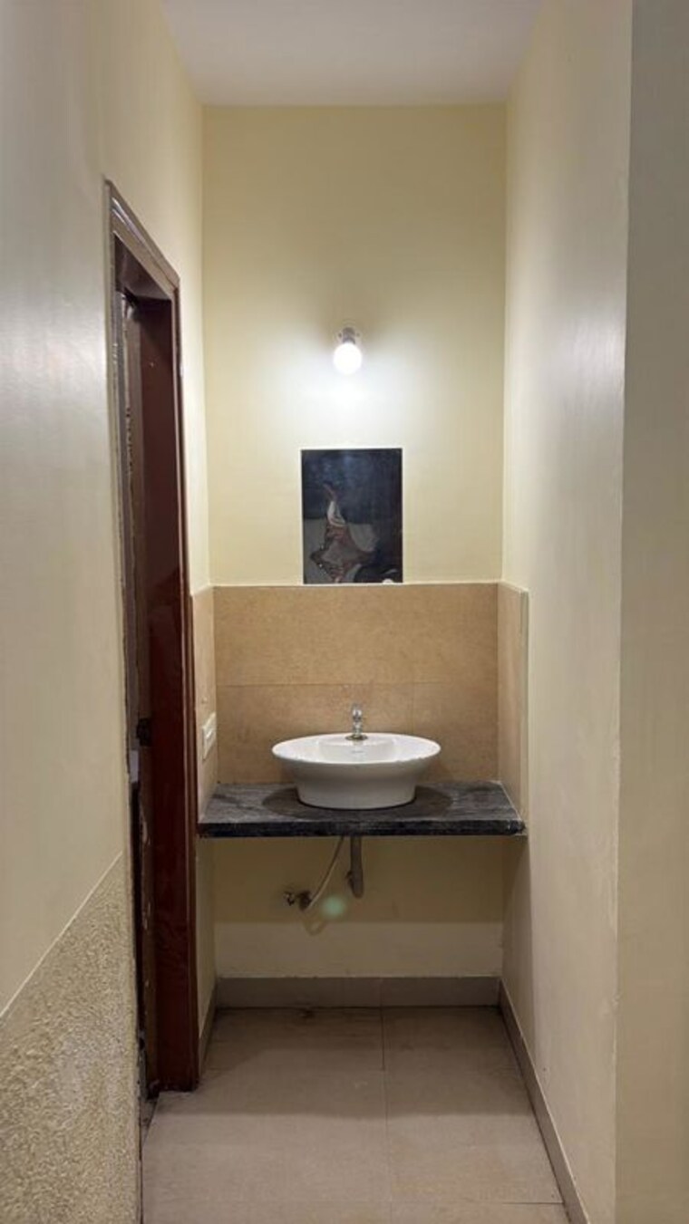 Bathroom, amrit-pebble-bay-ph-i 3 Bedroom 2500 Sq.Ft. Villa In Baghmugalia Bhopal 10660739
