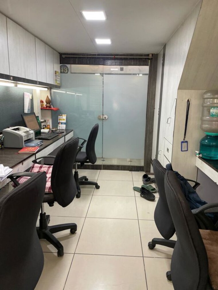 Team Area, evershine-mall Commercial Office Space 190 Sq.Ft. In Malad West Mumbai 10660799