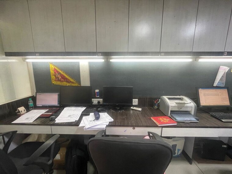 Team Area, evershine-mall Commercial Office Space 190 Sq.Ft. In Malad West Mumbai 10660799