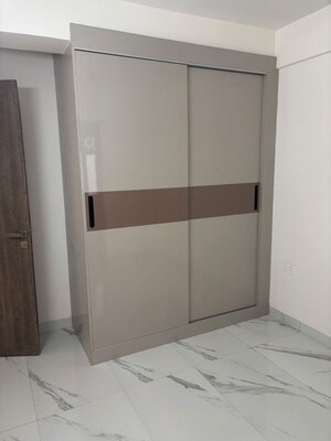 Room in 2 BHK Apartment at Pyramid Heights, Sector 85 – for Rent