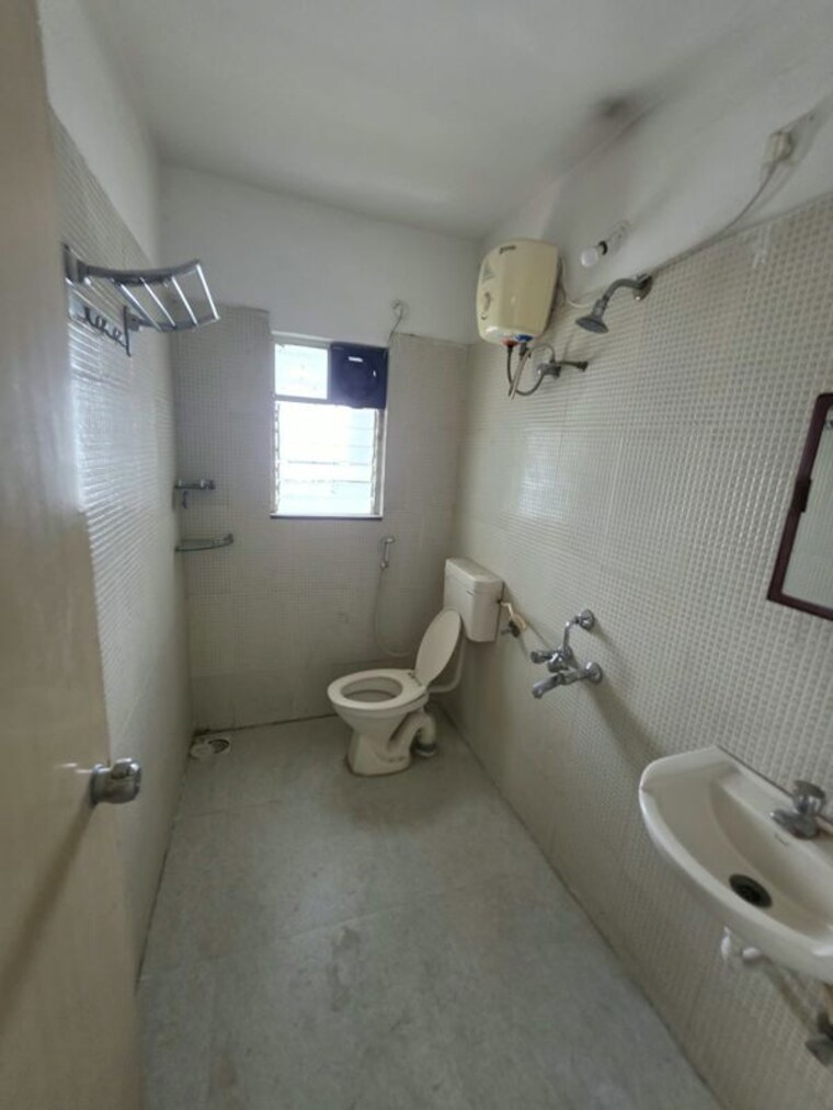 Bathroom, sukhwani-callisto 2 Bedroom 1055 Sq.Ft. Apartment In Wakad Pune 10660784