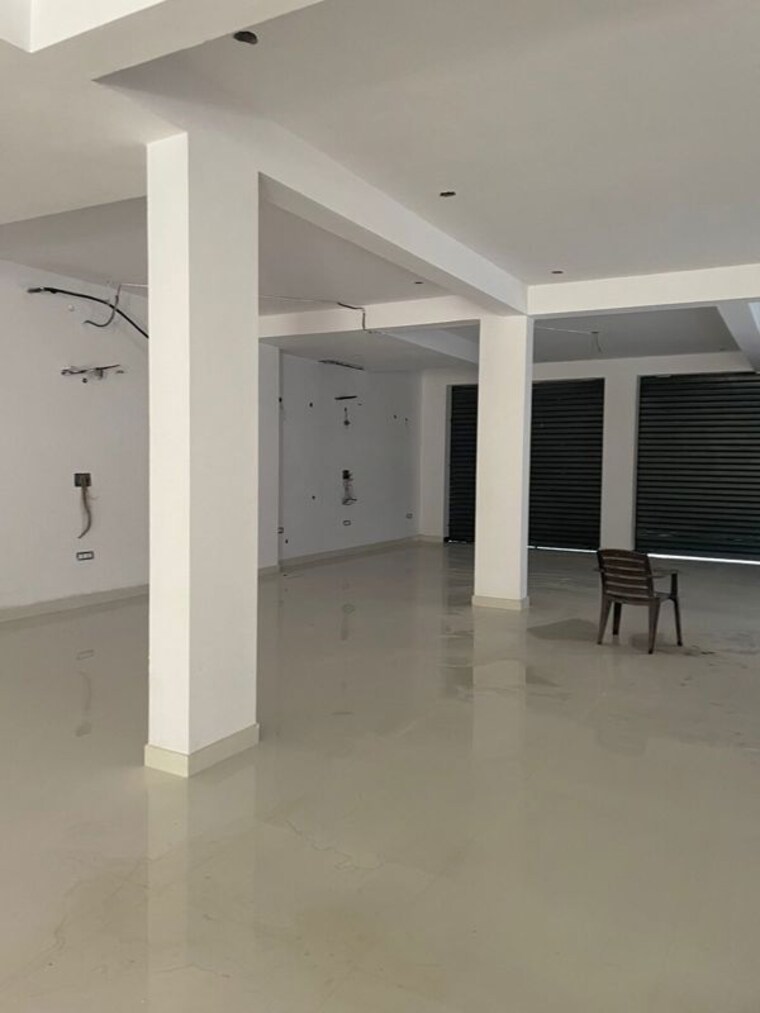 Room, sector 84 Commercial Shop 200 Sq.Ft. In Sector 84 Faridabad 10660861