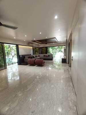 Parking in 3.5 BHK Apartment at Devendra Raj Apartment, Vile Parle West – for Rent