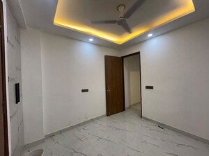 Room in 1 BHK Builder Floor at Saket – for Rent