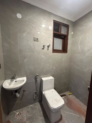 Bathroom in 1 BHK Builder Floor at Saket – for Rent
