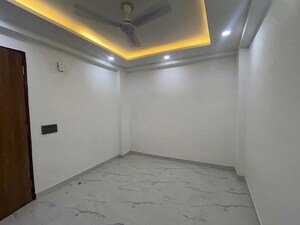 Room in 1 BHK Builder Floor at Saket – for Rent